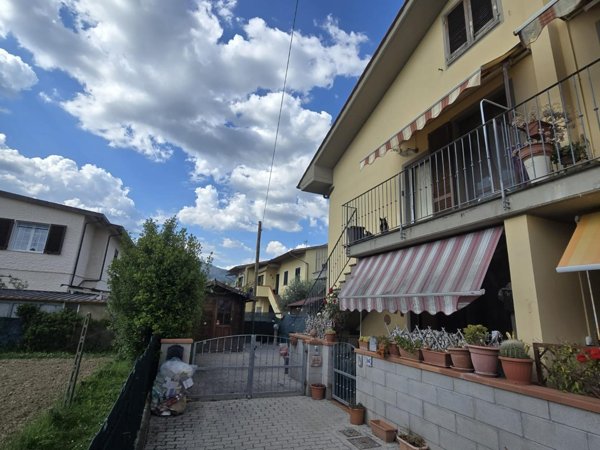 appartamento in vendita a Calcinaia in zona Fornacette