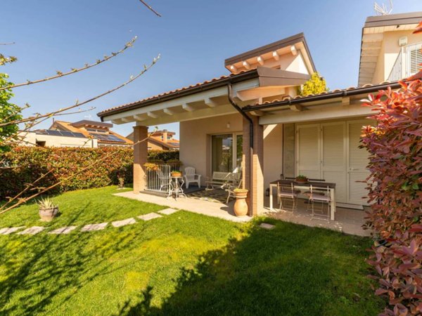 casa indipendente in vendita a Calcinaia