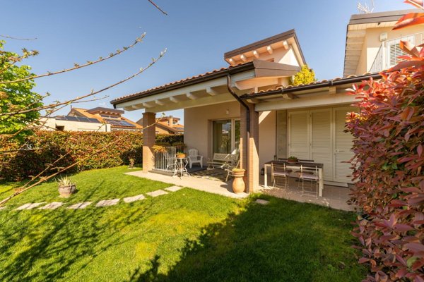 casa indipendente in vendita a Calcinaia