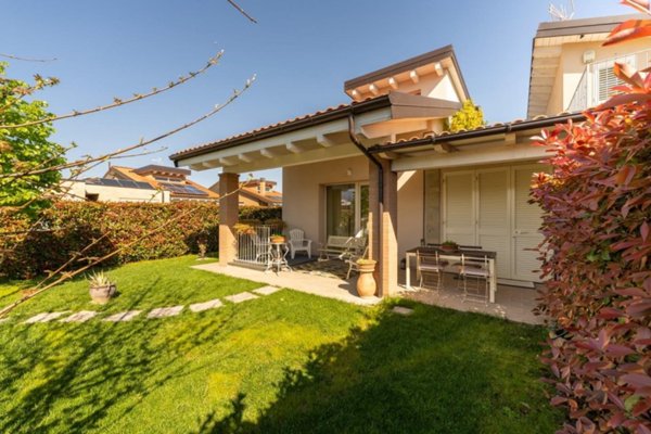 casa indipendente in vendita a Calcinaia