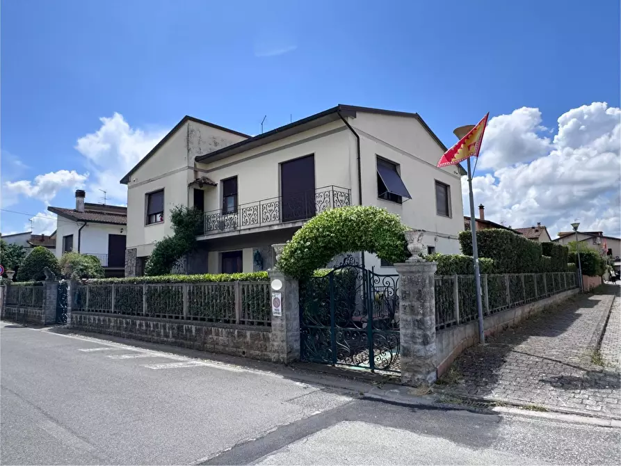 casa indipendente in vendita a Calcinaia