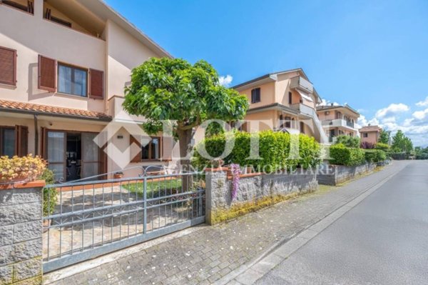 casa indipendente in vendita a Calcinaia