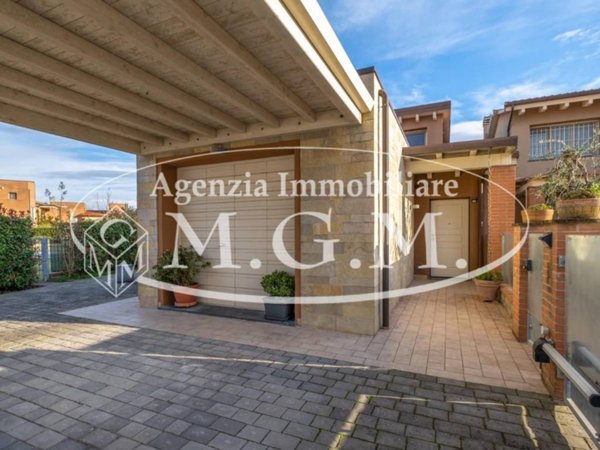 casa indipendente in vendita a Calcinaia
