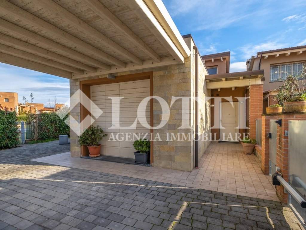 casa indipendente in vendita a Calcinaia