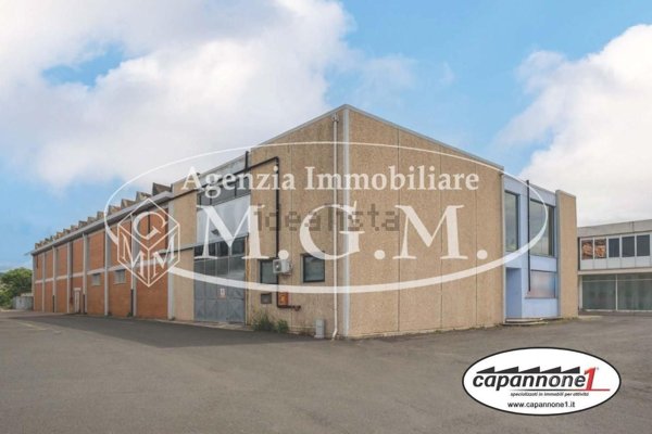 locale di sgombero in vendita a Calcinaia in zona Fornacette