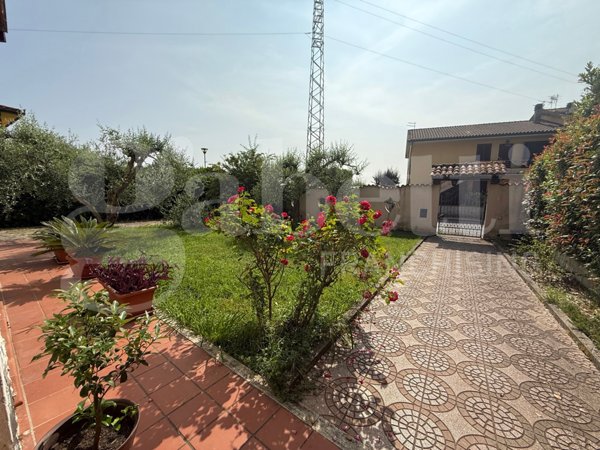 casa indipendente in vendita a Calcinaia