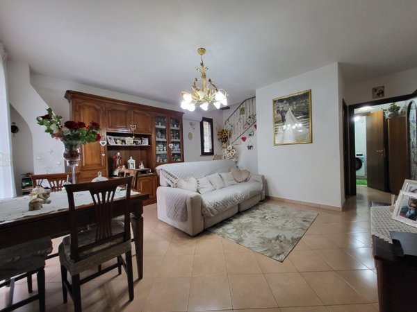 casa indipendente in vendita a Calcinaia in zona Fornacette