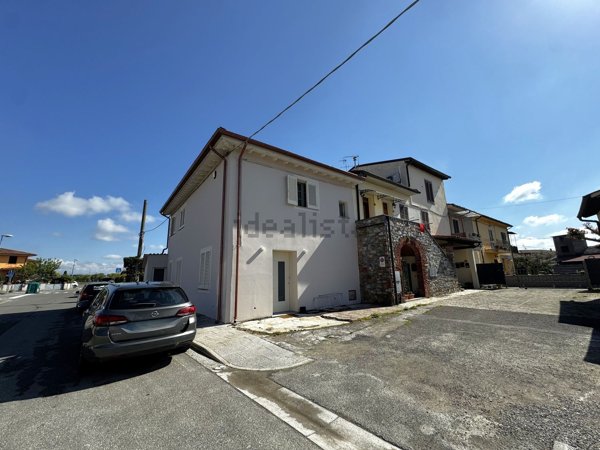 appartamento in vendita a Calcinaia in zona Fornacette