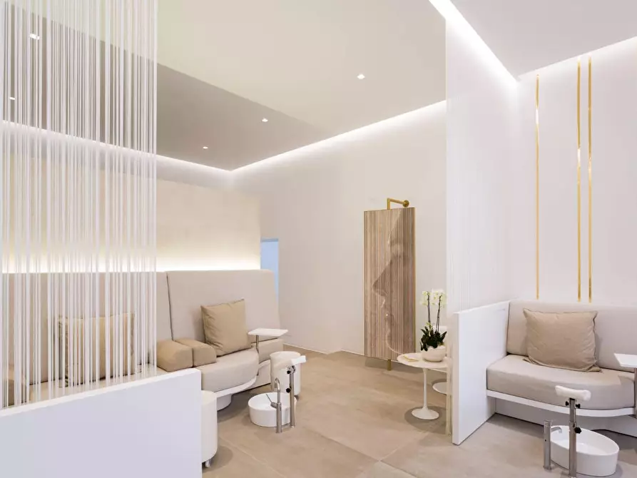 negozio in vendita a Calcinaia in zona Fornacette