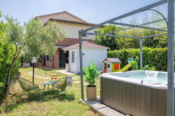 casa indipendente in vendita a Calcinaia
