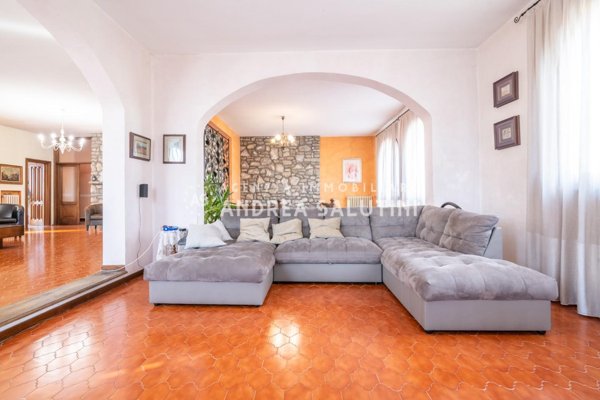 casa indipendente in vendita a Calcinaia