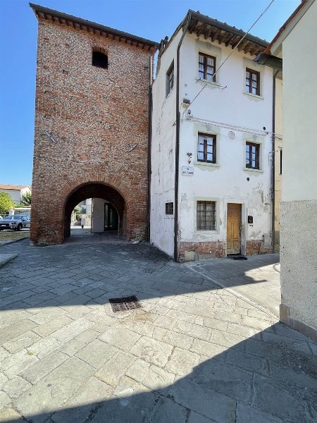 casa indipendente in vendita a Calcinaia
