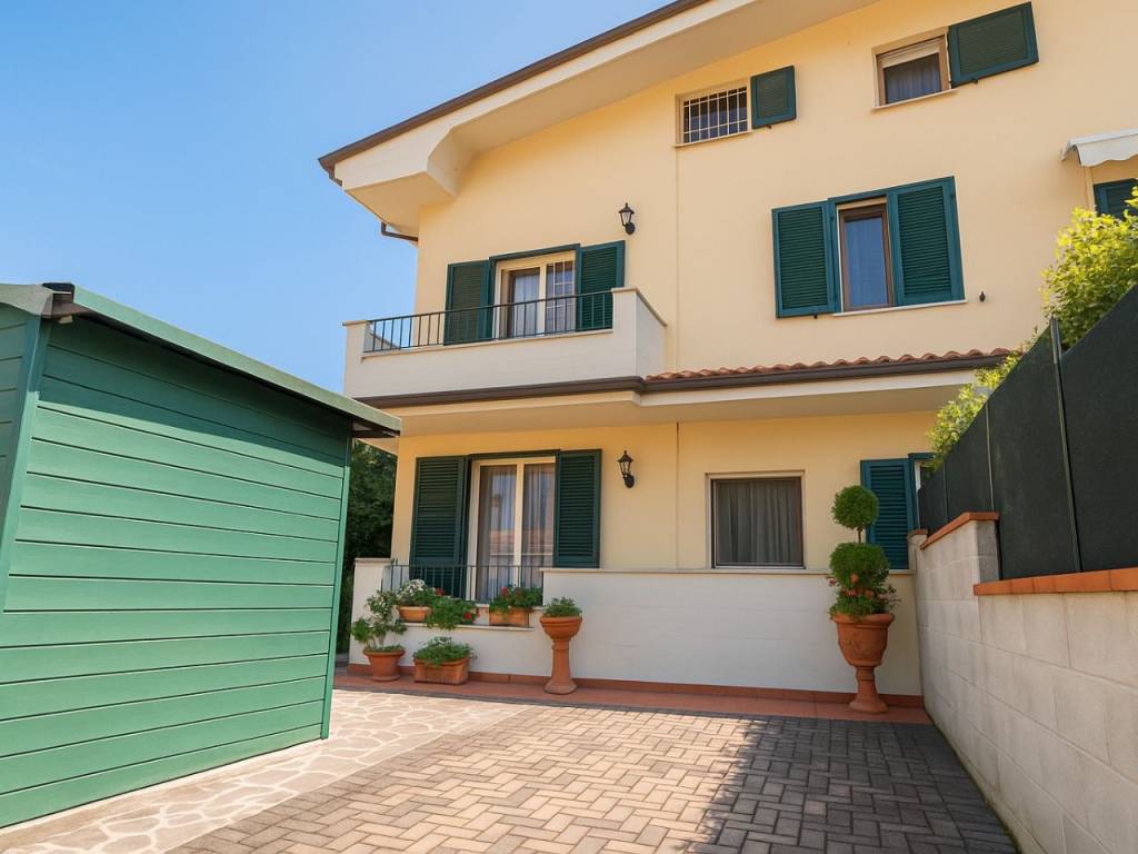 casa indipendente in vendita a Calcinaia in zona Fornacette