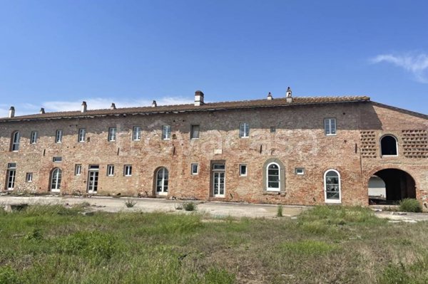 negozio in vendita a Calcinaia