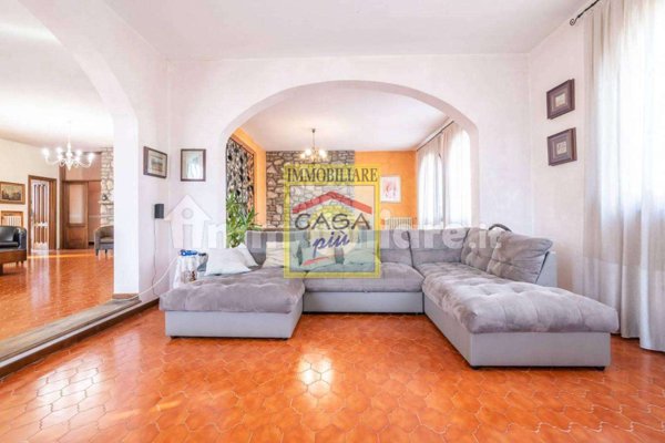 casa indipendente in vendita a Calcinaia