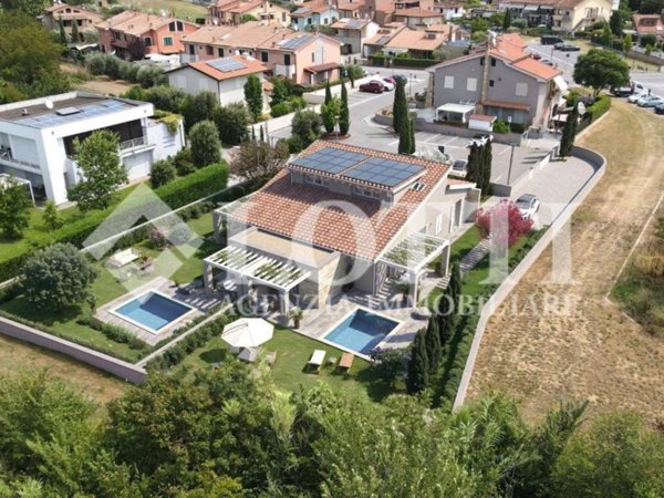 casa indipendente in vendita a Calcinaia