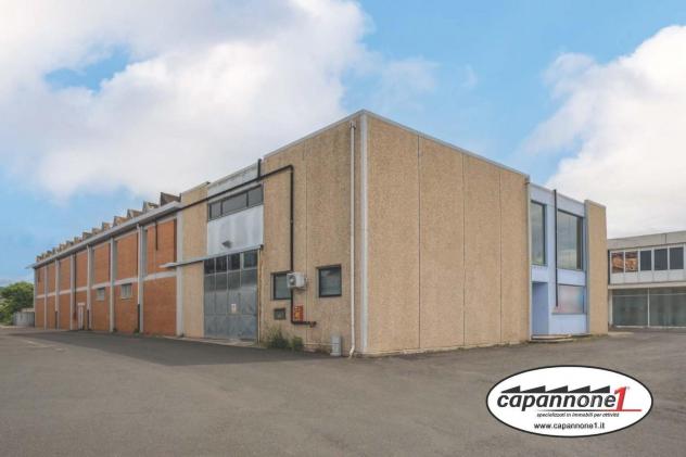 locale di sgombero in vendita a Calcinaia in zona Fornacette