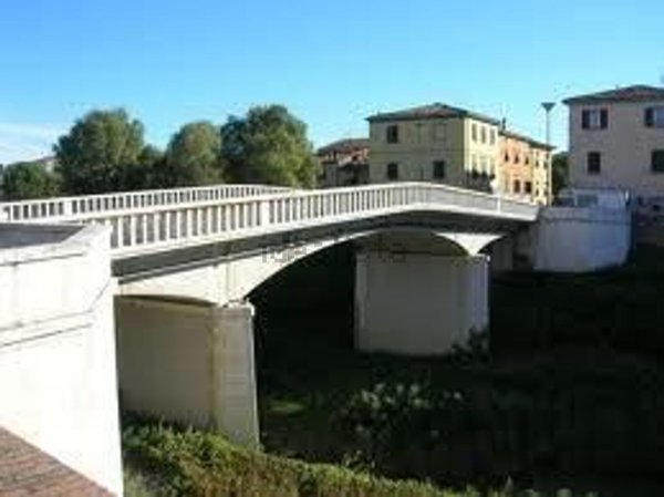 capannone in vendita a Calcinaia