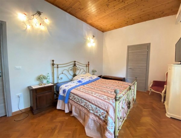 casa indipendente in vendita a Calcinaia in zona Fornacette