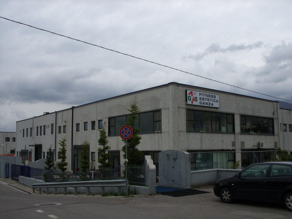 capannone in vendita a Calcinaia in zona Fornacette