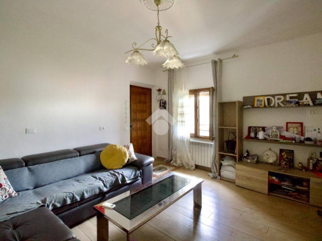 appartamento in vendita a Calcinaia in zona Fornacette