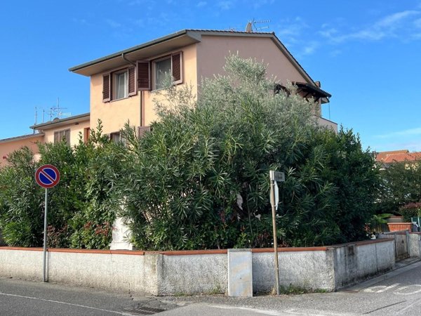 appartamento in vendita a Calcinaia in zona Fornacette