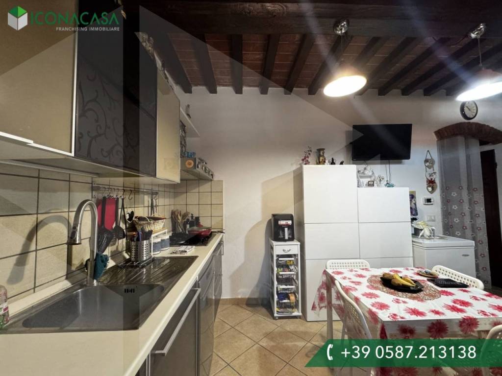 appartamento in vendita a Calcinaia in zona Case Bianche