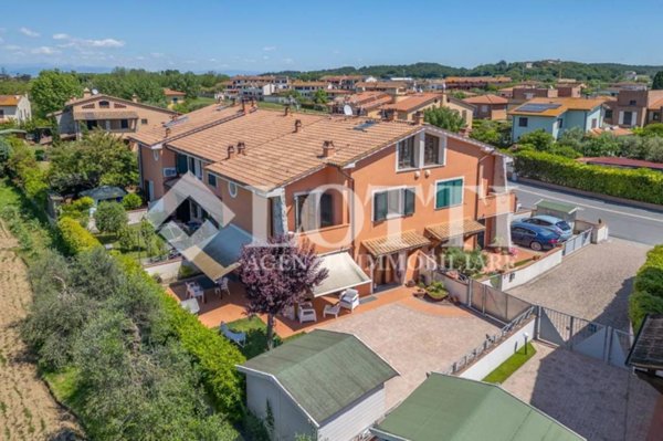 casa indipendente in vendita a Calcinaia