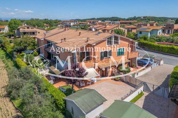 casa indipendente in vendita a Calcinaia
