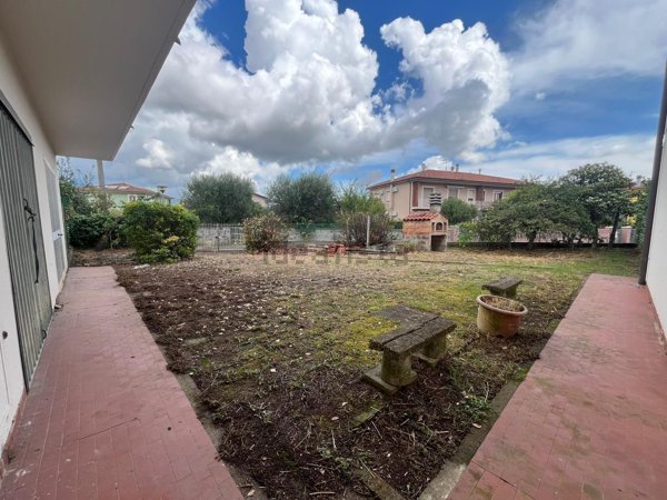 casa indipendente in vendita a Calcinaia in zona Fornacette