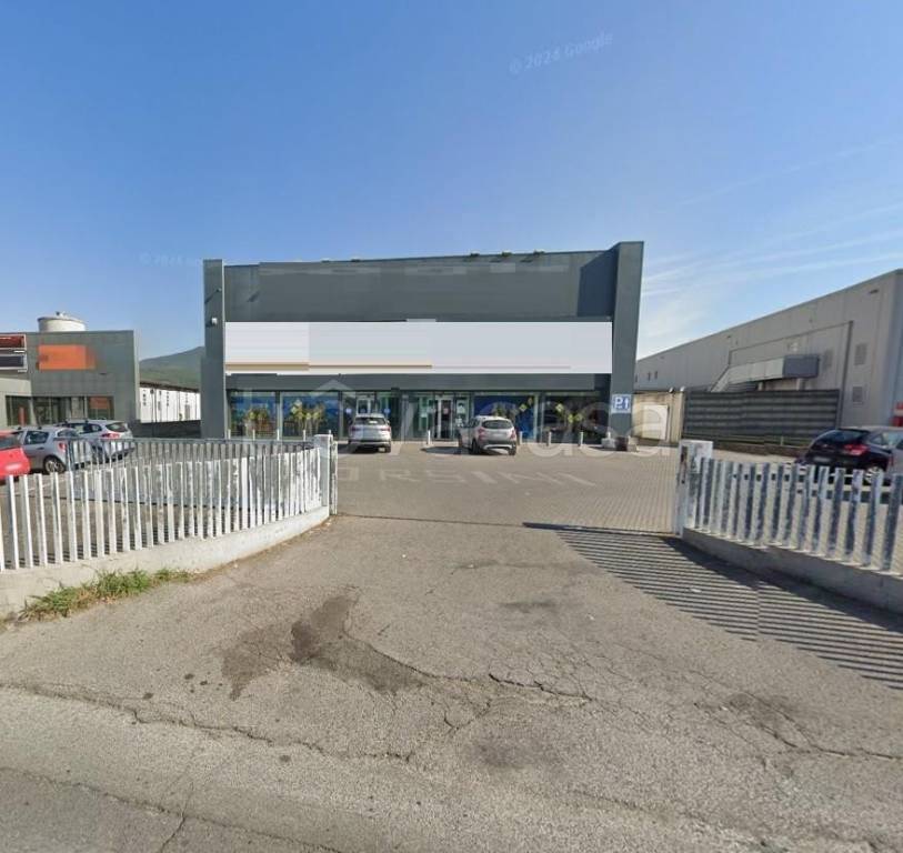 negozio in vendita a Calcinaia in zona Fornacette