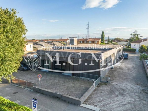 casale in vendita a Calcinaia in zona Fornacette