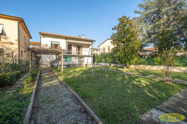 casa indipendente in vendita a Calcinaia