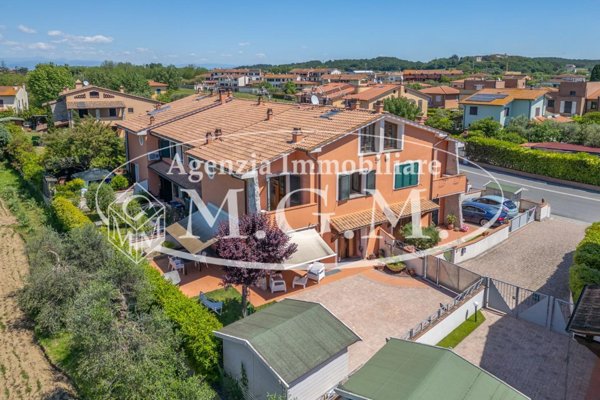casa indipendente in vendita a Calcinaia