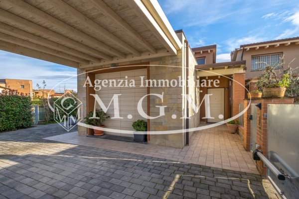 casa indipendente in vendita a Calcinaia