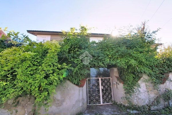 casa indipendente in vendita a Calcinaia in zona Fornacette