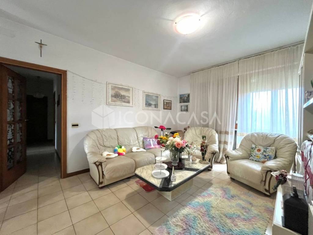 appartamento in vendita a Calcinaia in zona Sardina