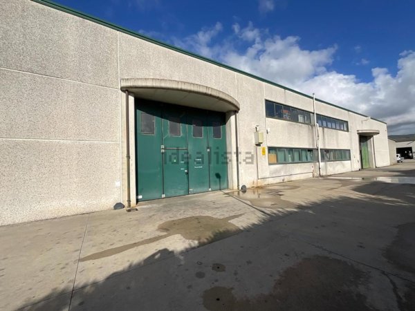 capannone in vendita a Calcinaia in zona Fornacette