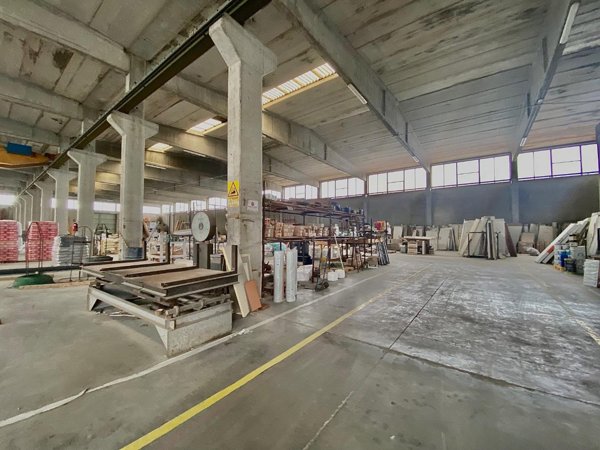 capannone in vendita a Calcinaia in zona Fornacette