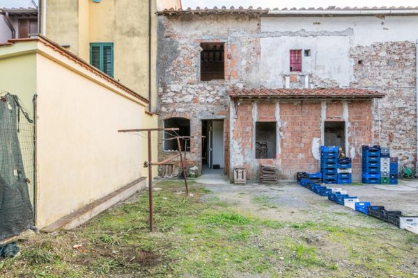 casa indipendente in vendita a Calcinaia in zona Fornacette
