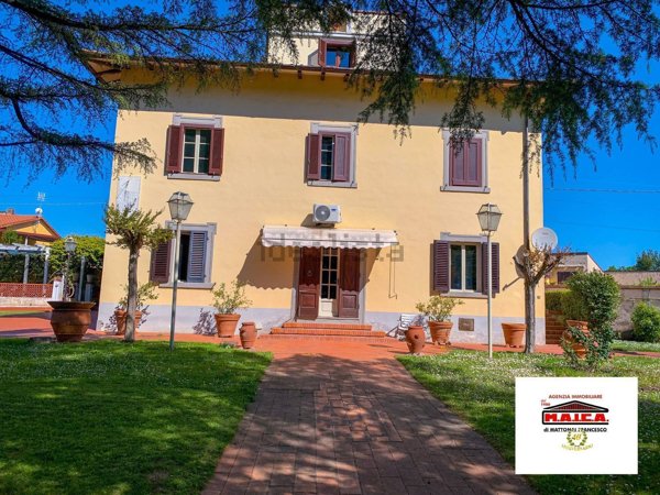 casa indipendente in vendita a Calcinaia