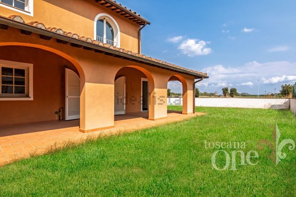 casa indipendente in vendita a Calcinaia