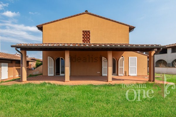 casa indipendente in vendita a Calcinaia