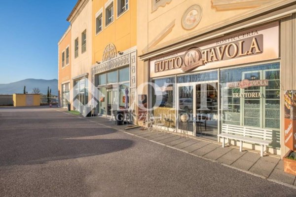 negozio in vendita a Calcinaia