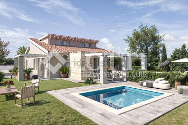 casa indipendente in vendita a Calcinaia