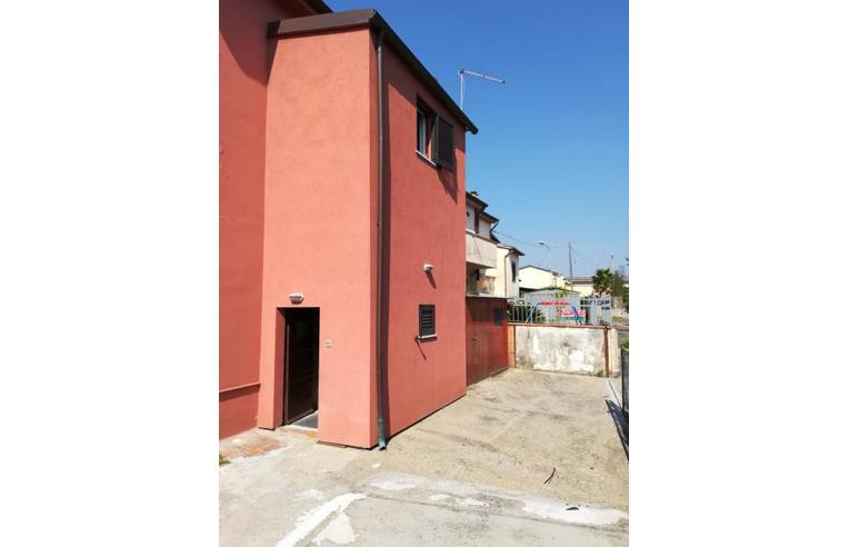 casa indipendente in vendita a Calcinaia in zona Fornacette