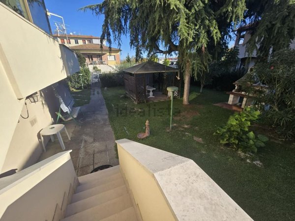 appartamento in vendita a Calcinaia in zona Fornacette