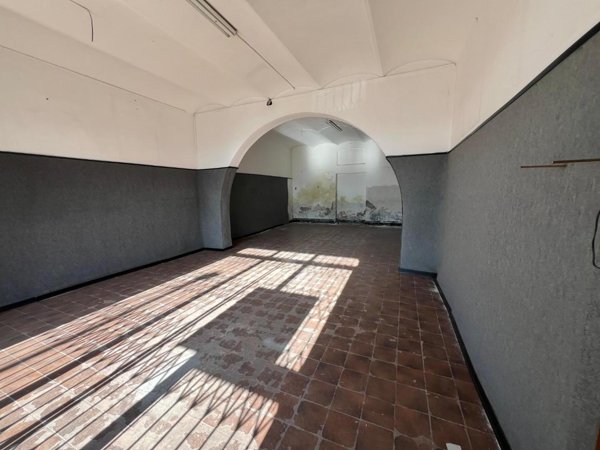 locale commerciale in vendita a Calcinaia in zona Fornacette