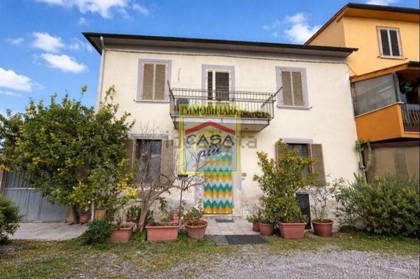 casa indipendente in vendita a Calcinaia