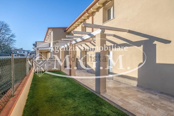 casa indipendente in vendita a Calcinaia